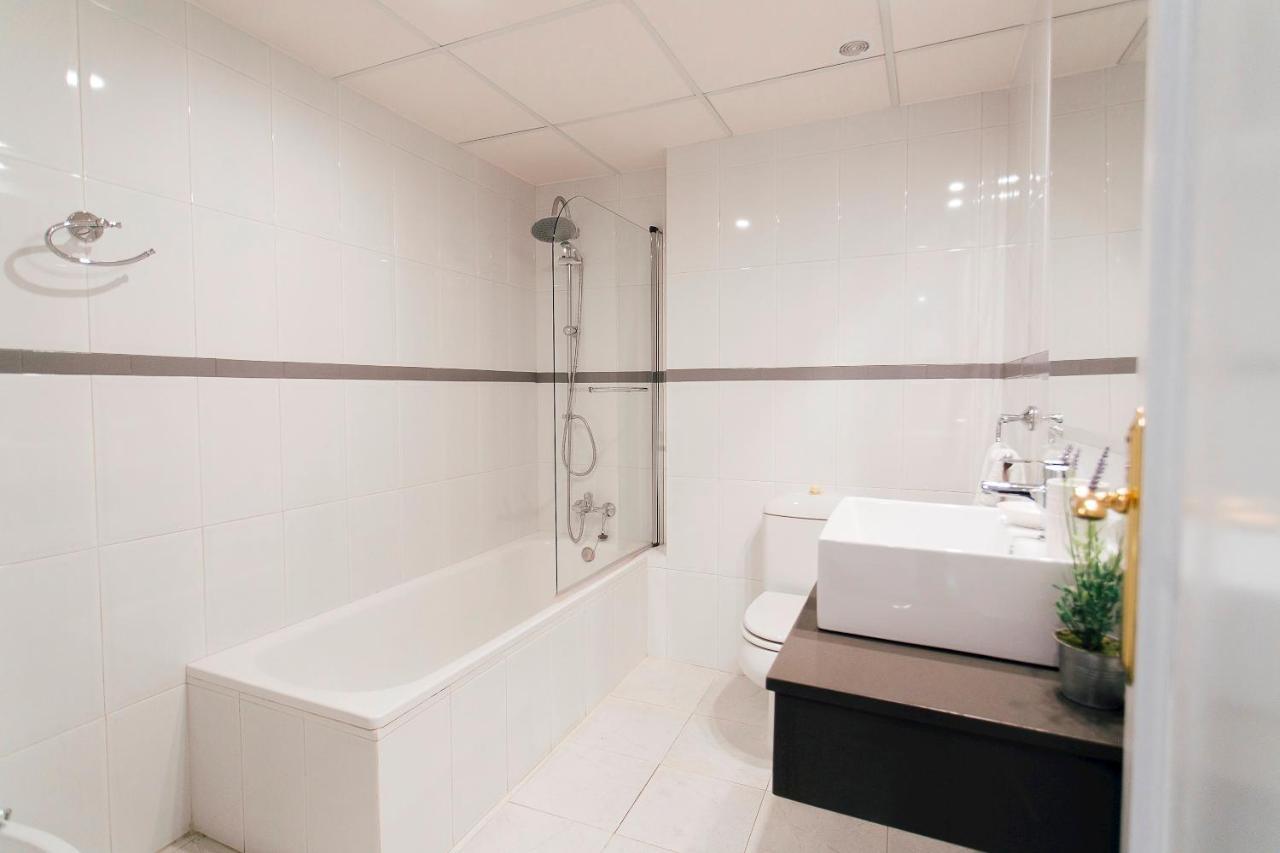 Minty Stay - 3Bd Cathedral Seville Ngoại thất bức ảnh